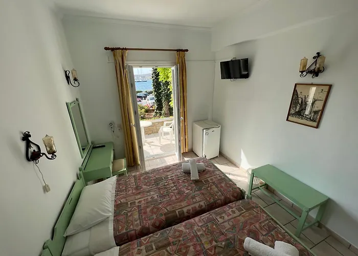 호텔 Asterias - Seafront 2*